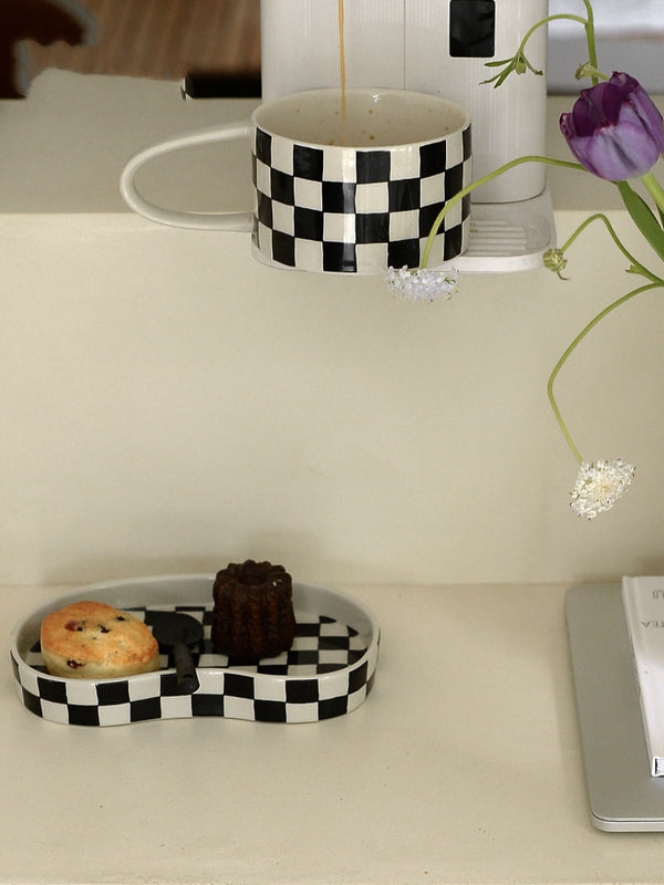 Design Black And White Checkerboard Mug Coffee Cup